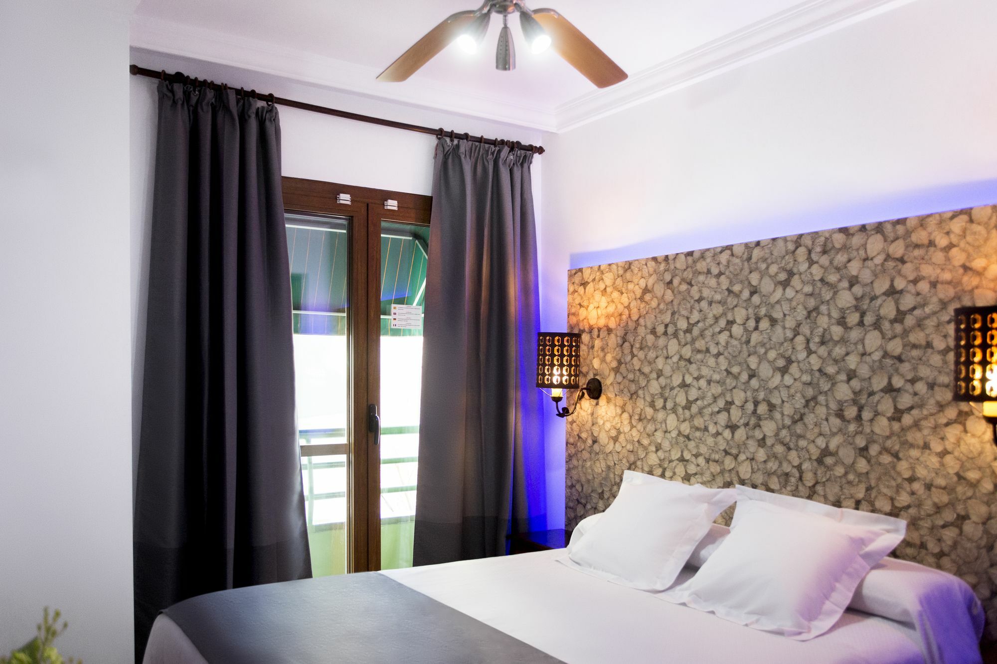 Hostal Alhambra - Adults Only Nerja Dış mekan fotoğraf