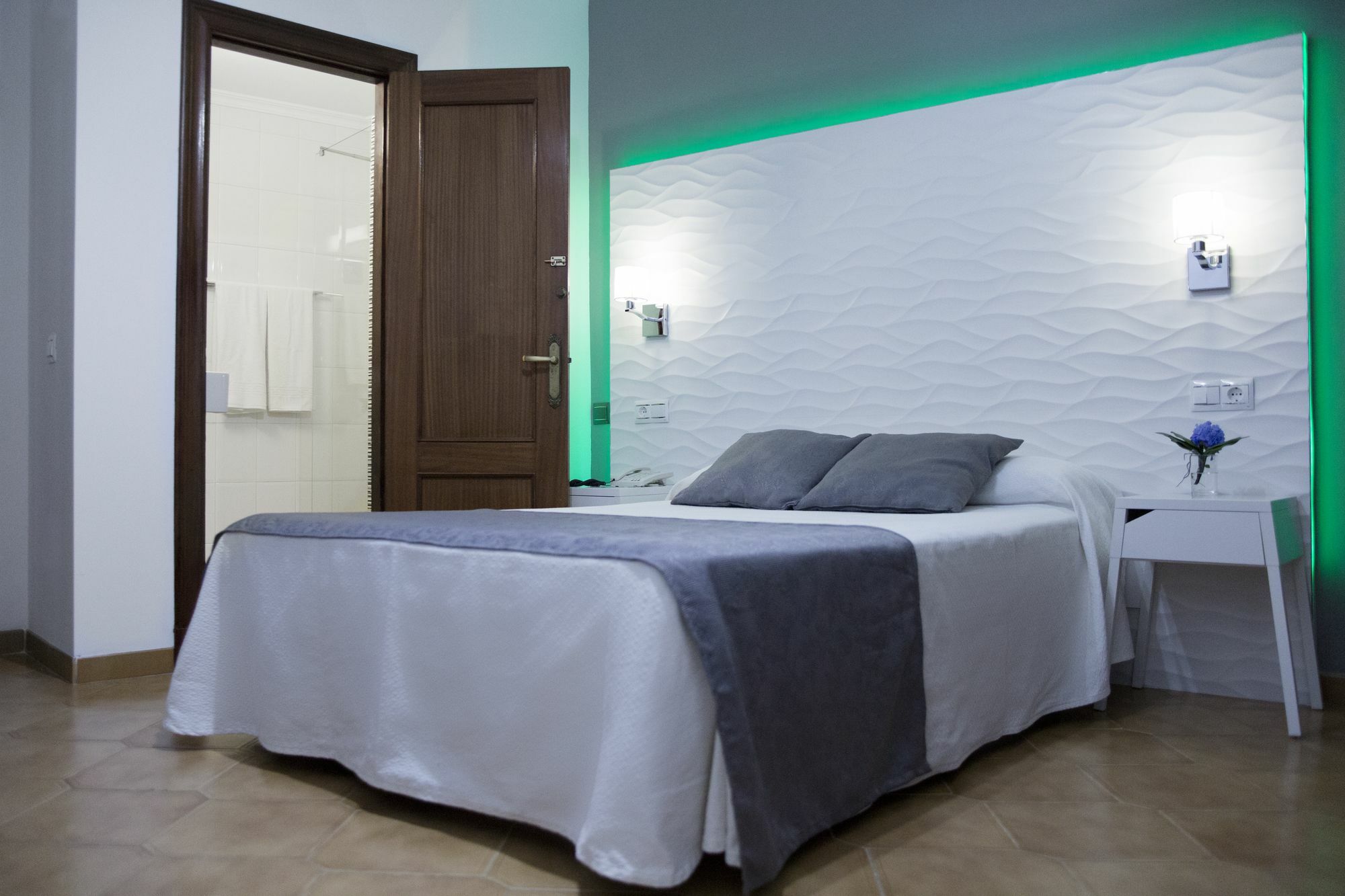 Hostal Alhambra - Adults Only Nerja Dış mekan fotoğraf