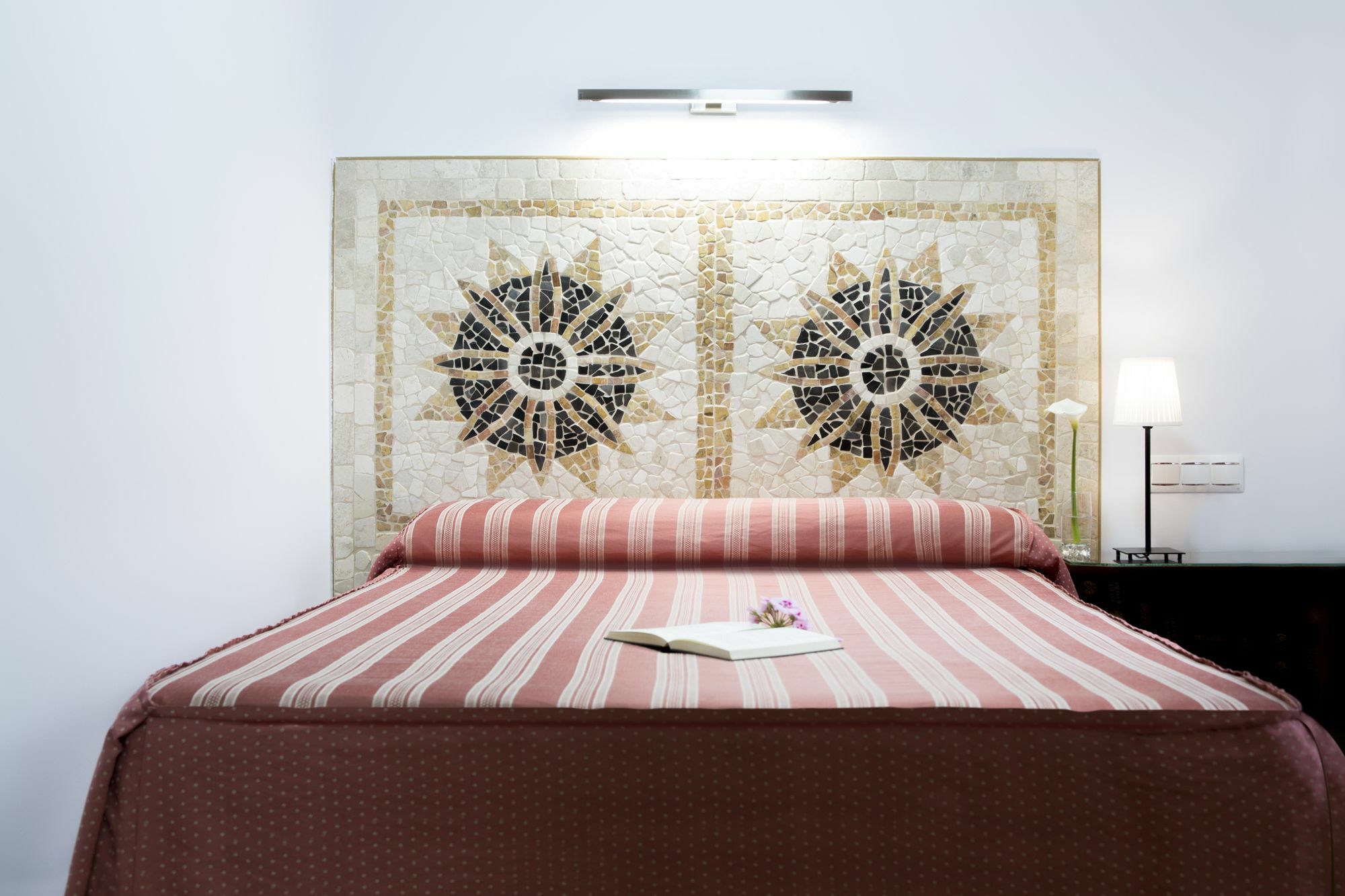 Hostal Alhambra - Adults Only Nerja Dış mekan fotoğraf